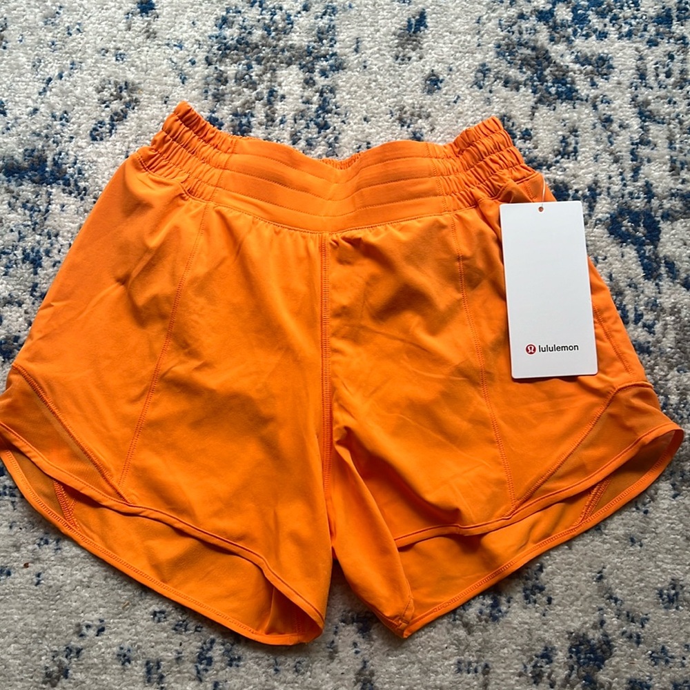 Lululemon hotty hot shorts size 4